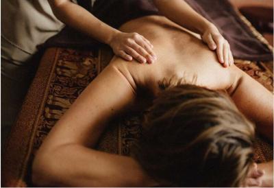 Ayurveda Pristabhyanga - back massage